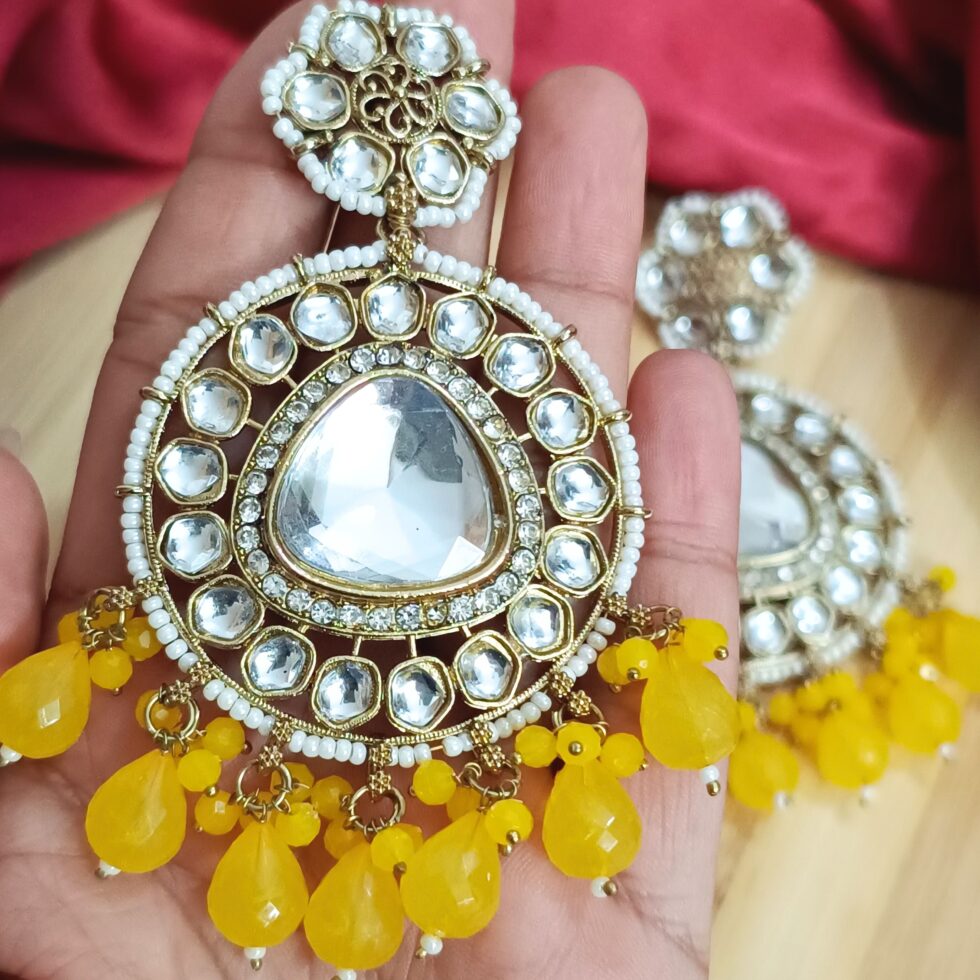 Amber Traditional Kundan Stud Earrings – Yellow-blingytrends.com